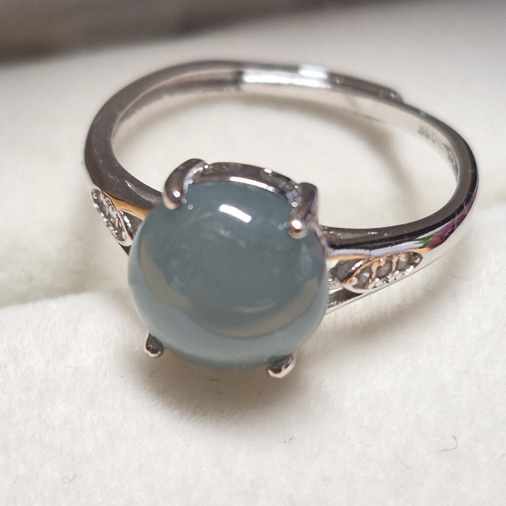 Jade Ring - Picture 2 of 3